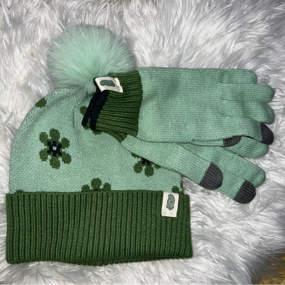 NEW Vera Bradley hat & glove set